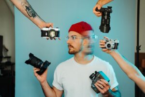 Fotografia modowa na TikTok: Jak prezentować trendy i stylizacje